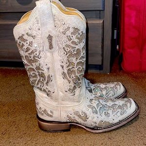 Corral Cowgirl boots. Size 9. Worn 3 -5 times.